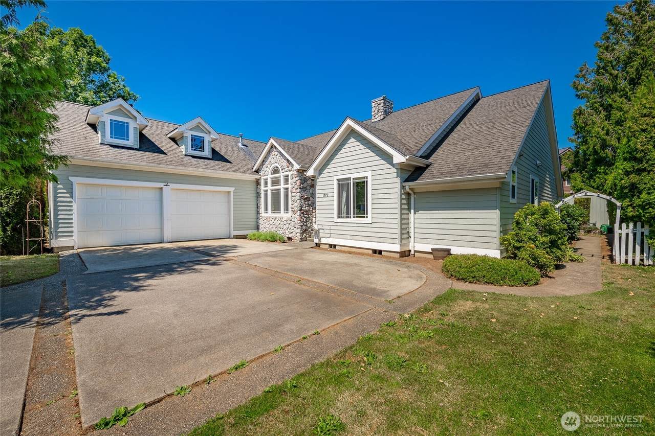 872 Sunrise Drive - Photo 1