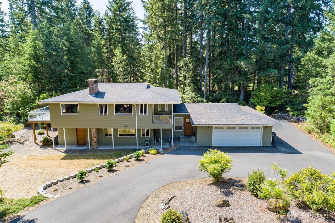 530 Country Club Drive - Photo 1