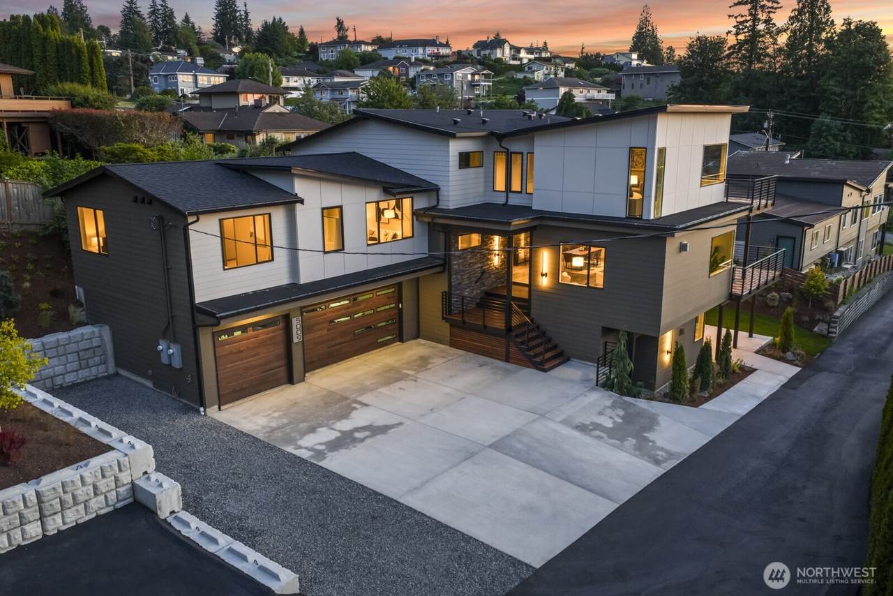 5009 Ocean Avenue - Photo 1
