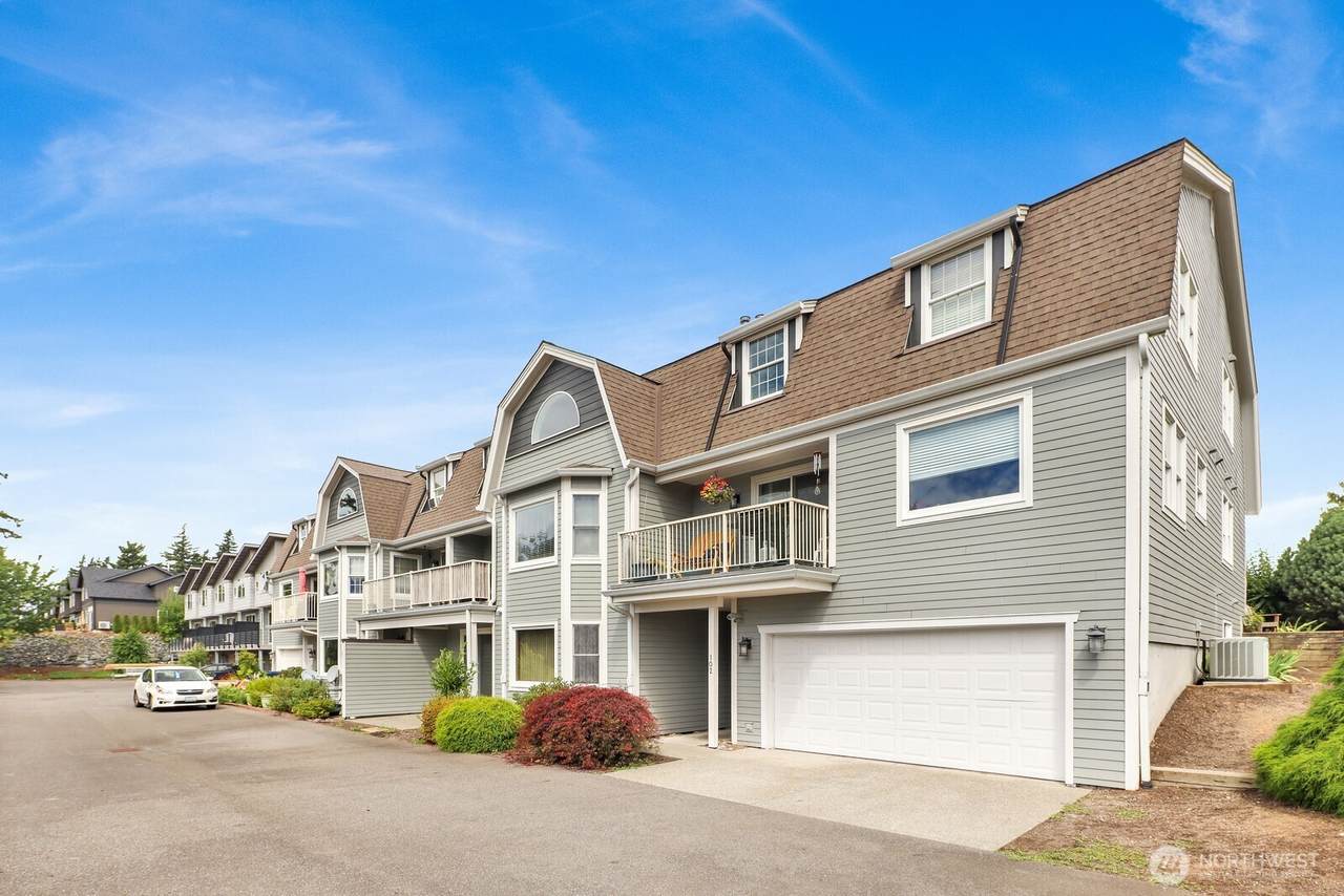 1178 Grover Street - Photo 1