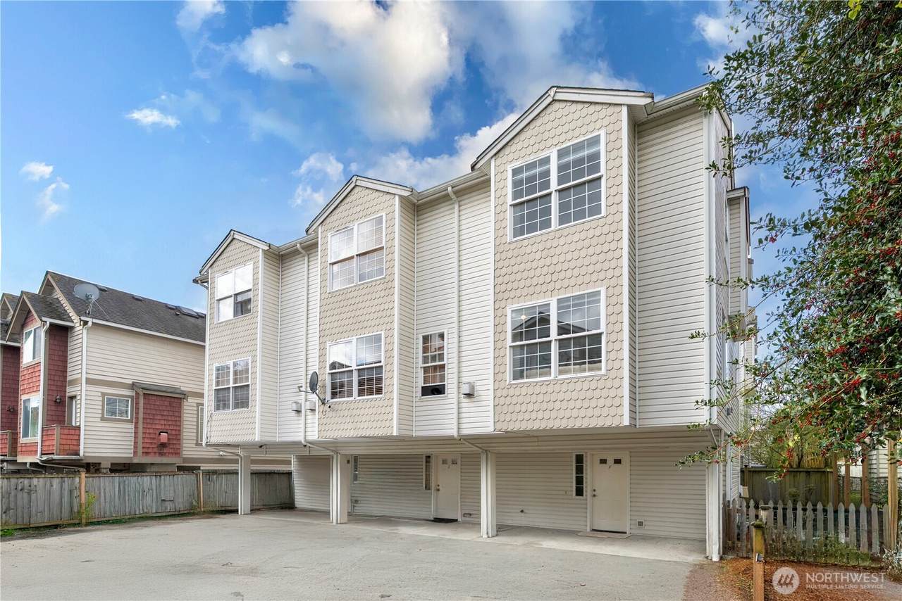 8526 Nesbit Avenue - Photo 1