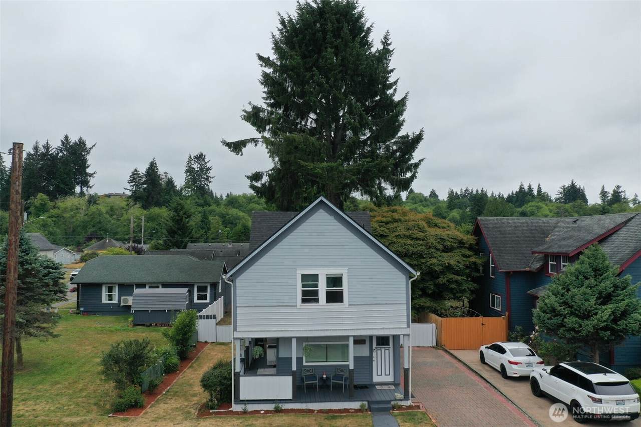 1224 4th Street - Photo 1