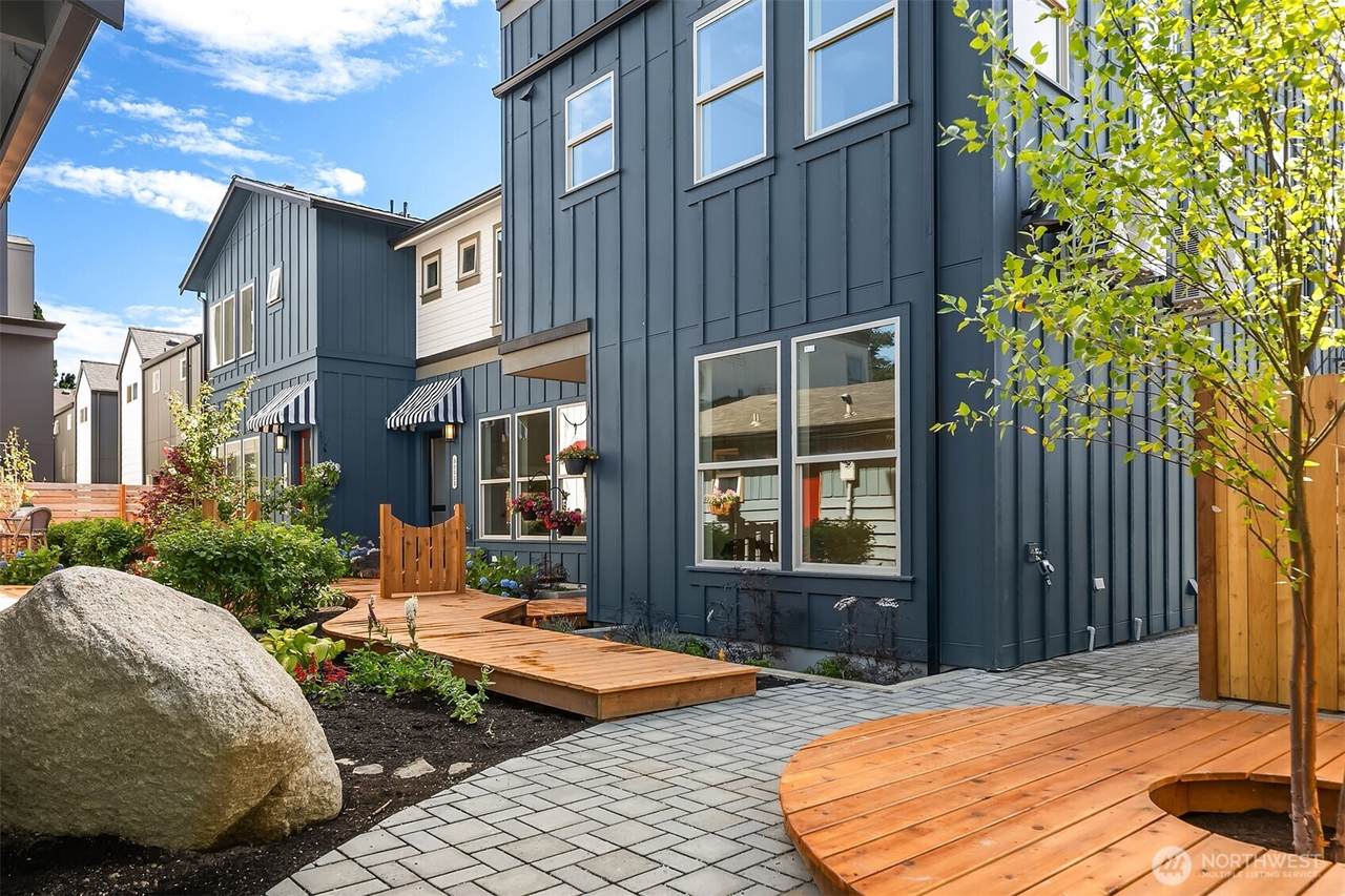 5033 25th Avenue - Photo 1