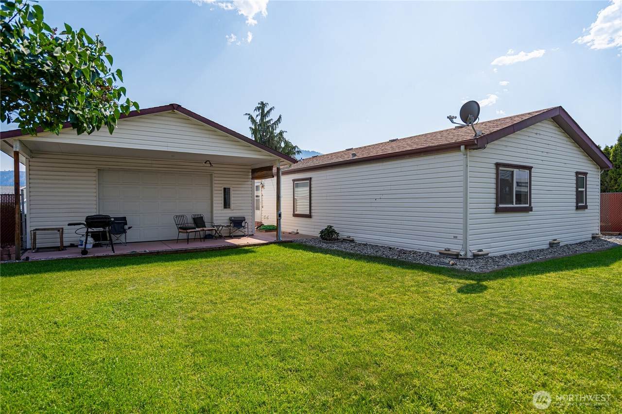 935 Sunrise Drive - Photo 1