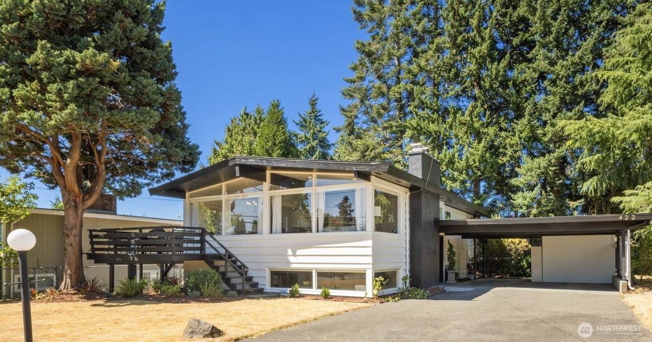 422 168th Street - Photo 1