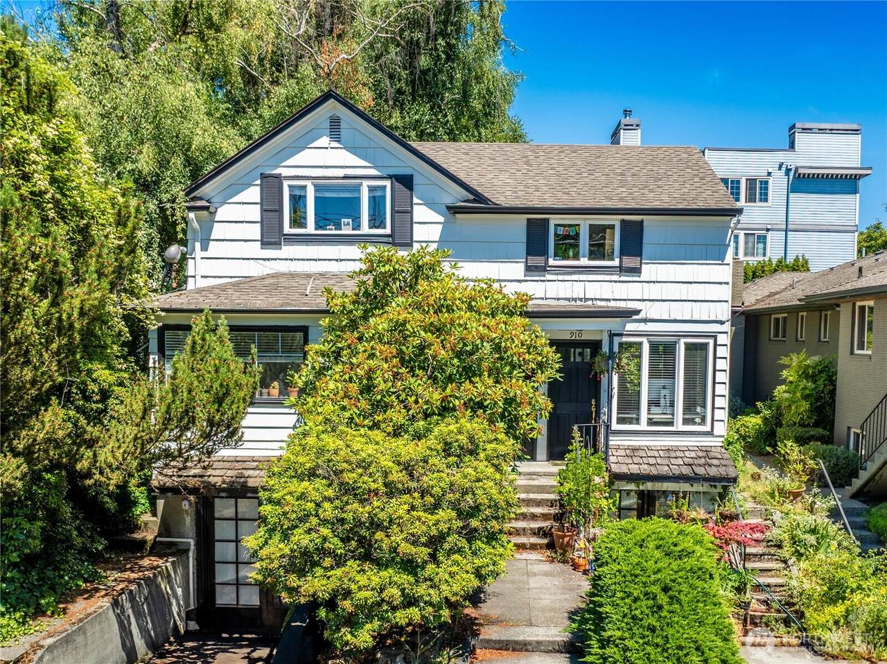 910 Prospect Street - Photo 1