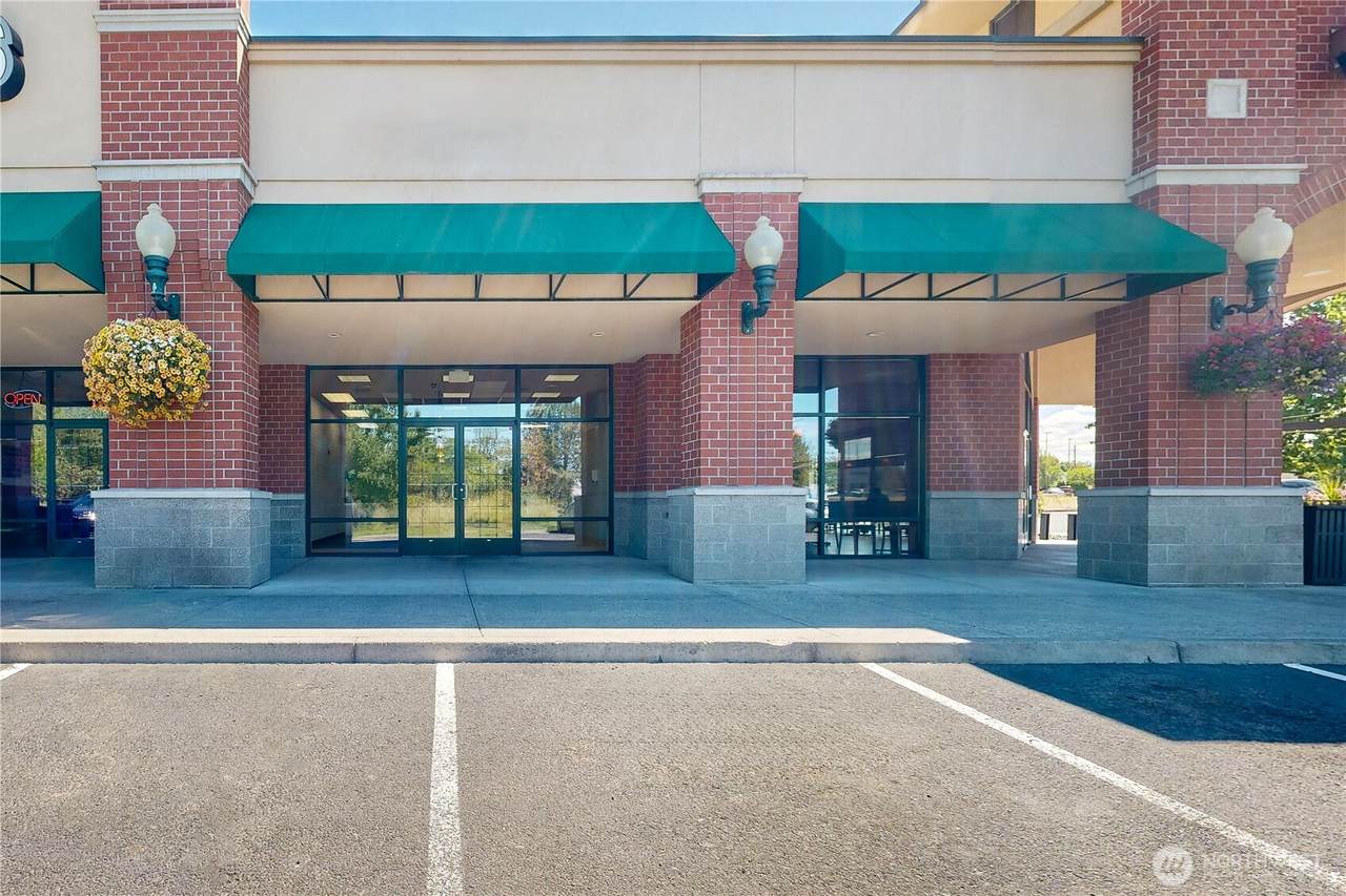 1605 Meadowbrook Boulevard - Photo 1