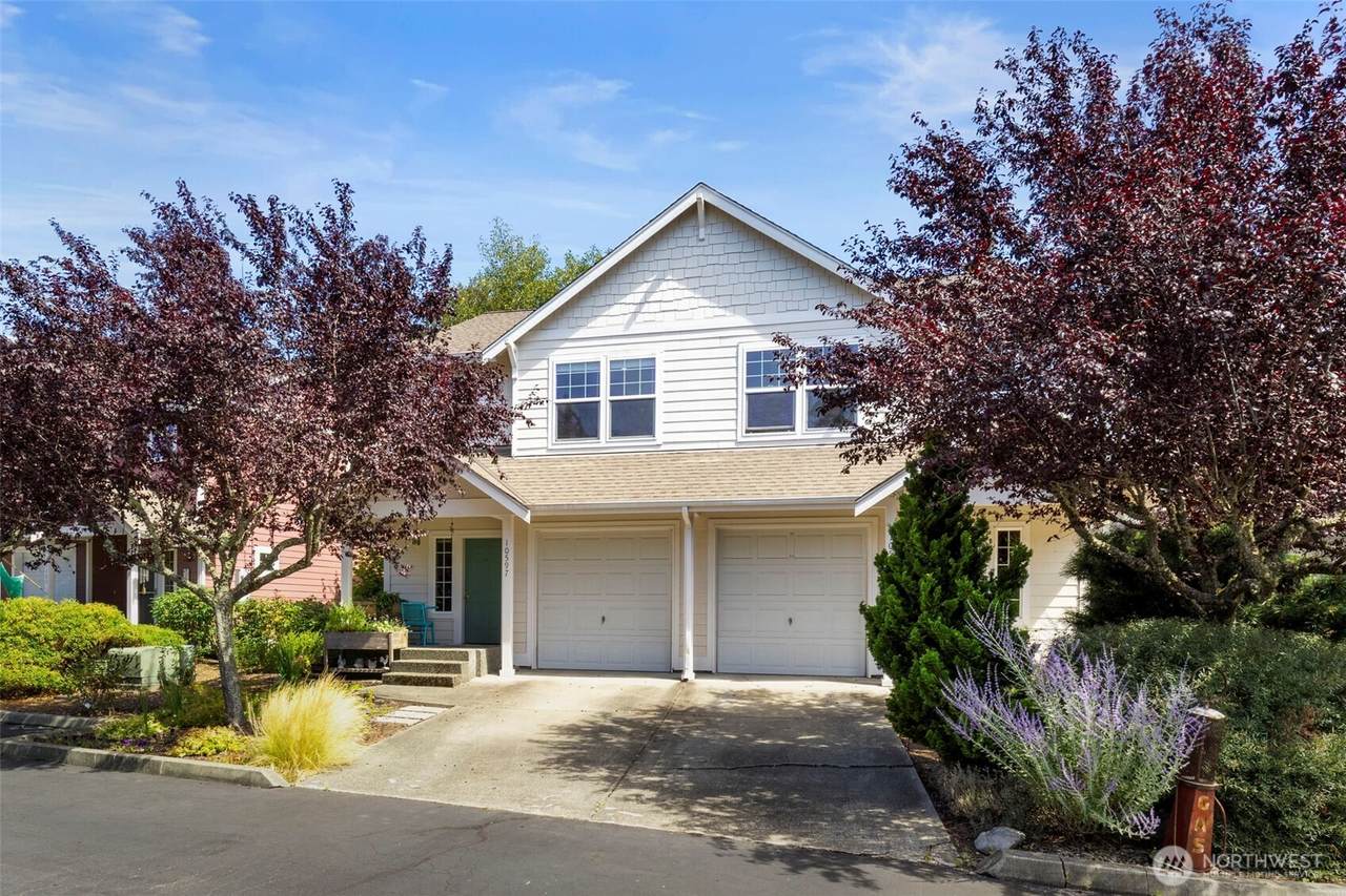 10597 Kingston Meadows Circle - Photo 1