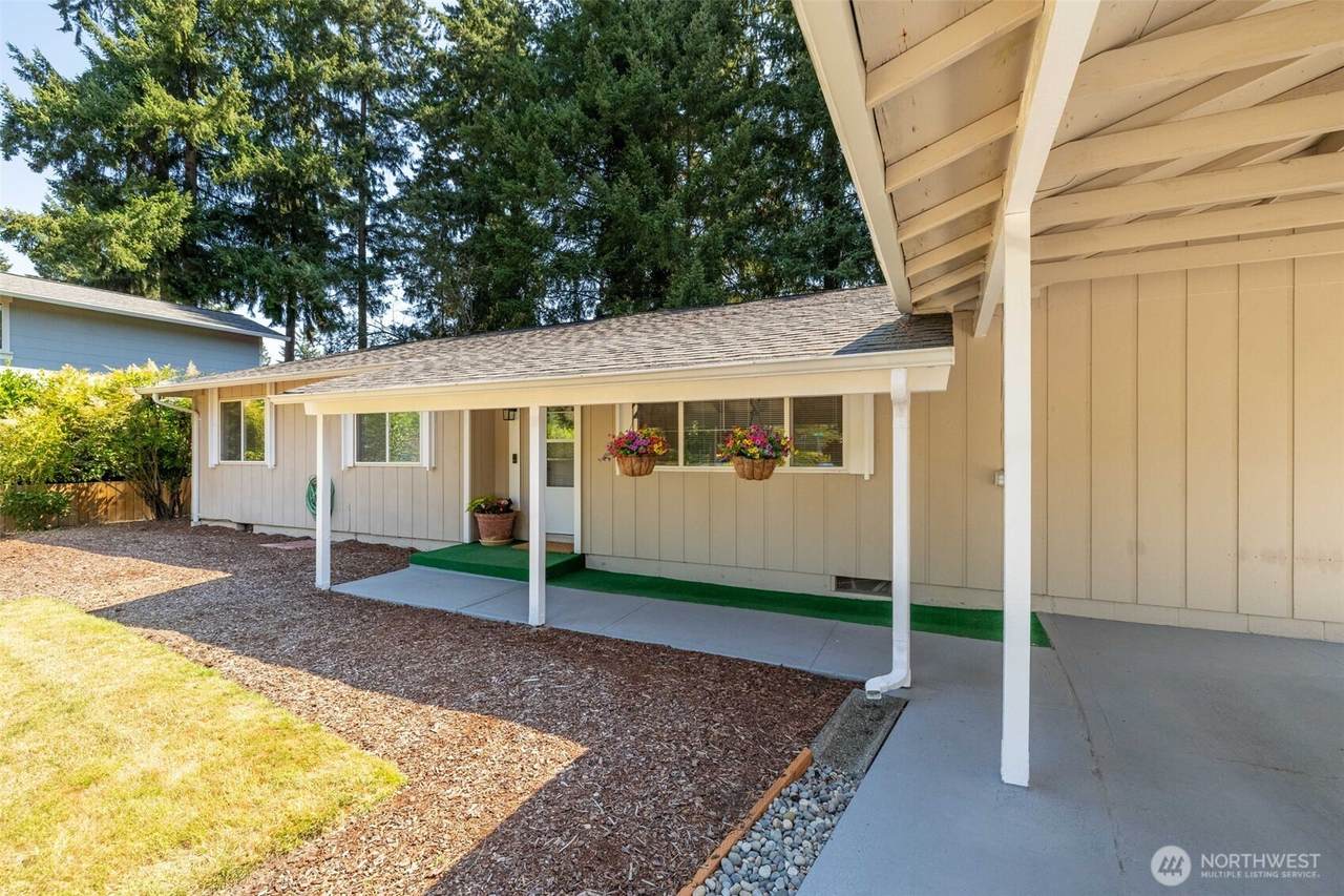 10719 115th Avenue - Photo 1