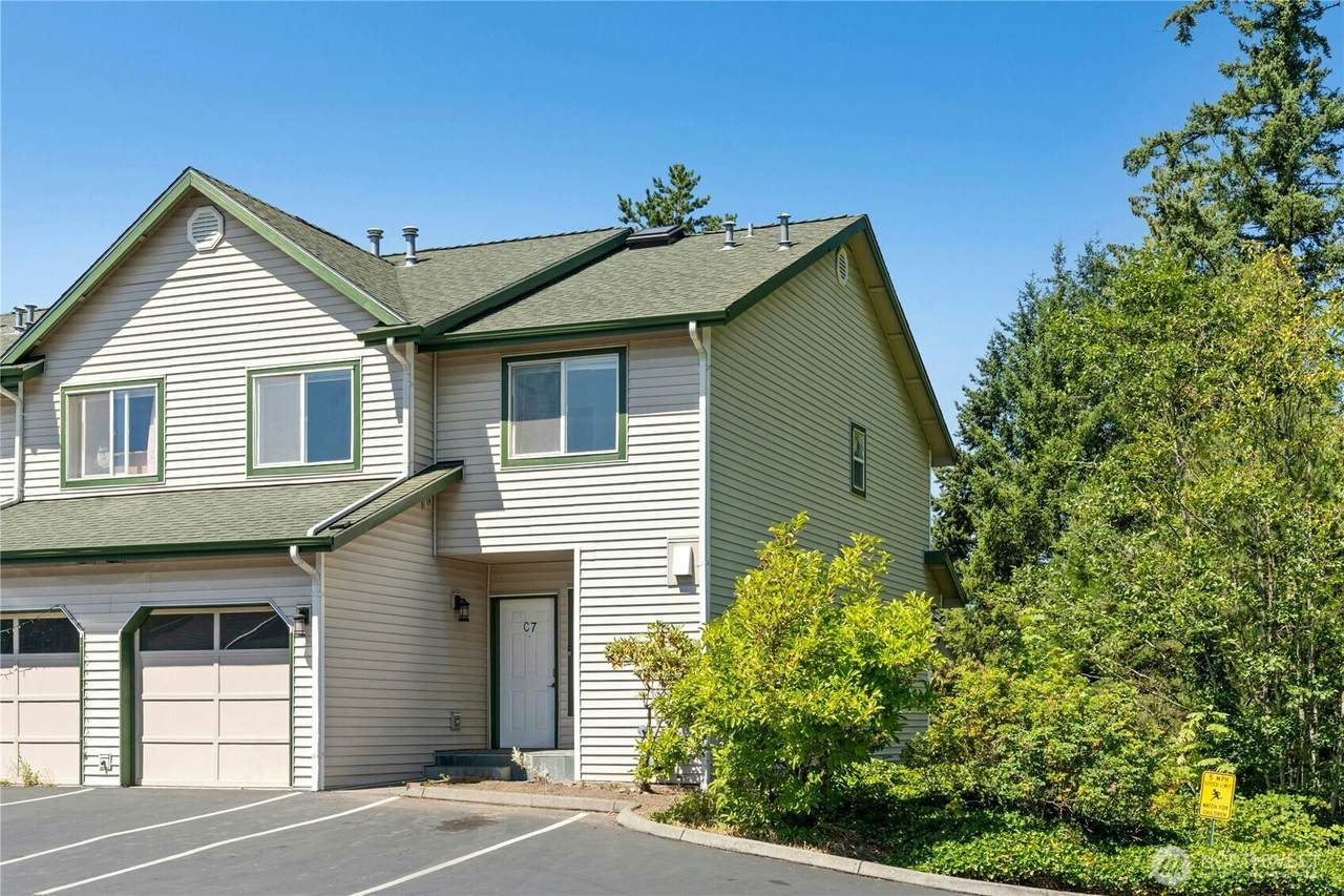 15815 Admiralty Way - Photo 1