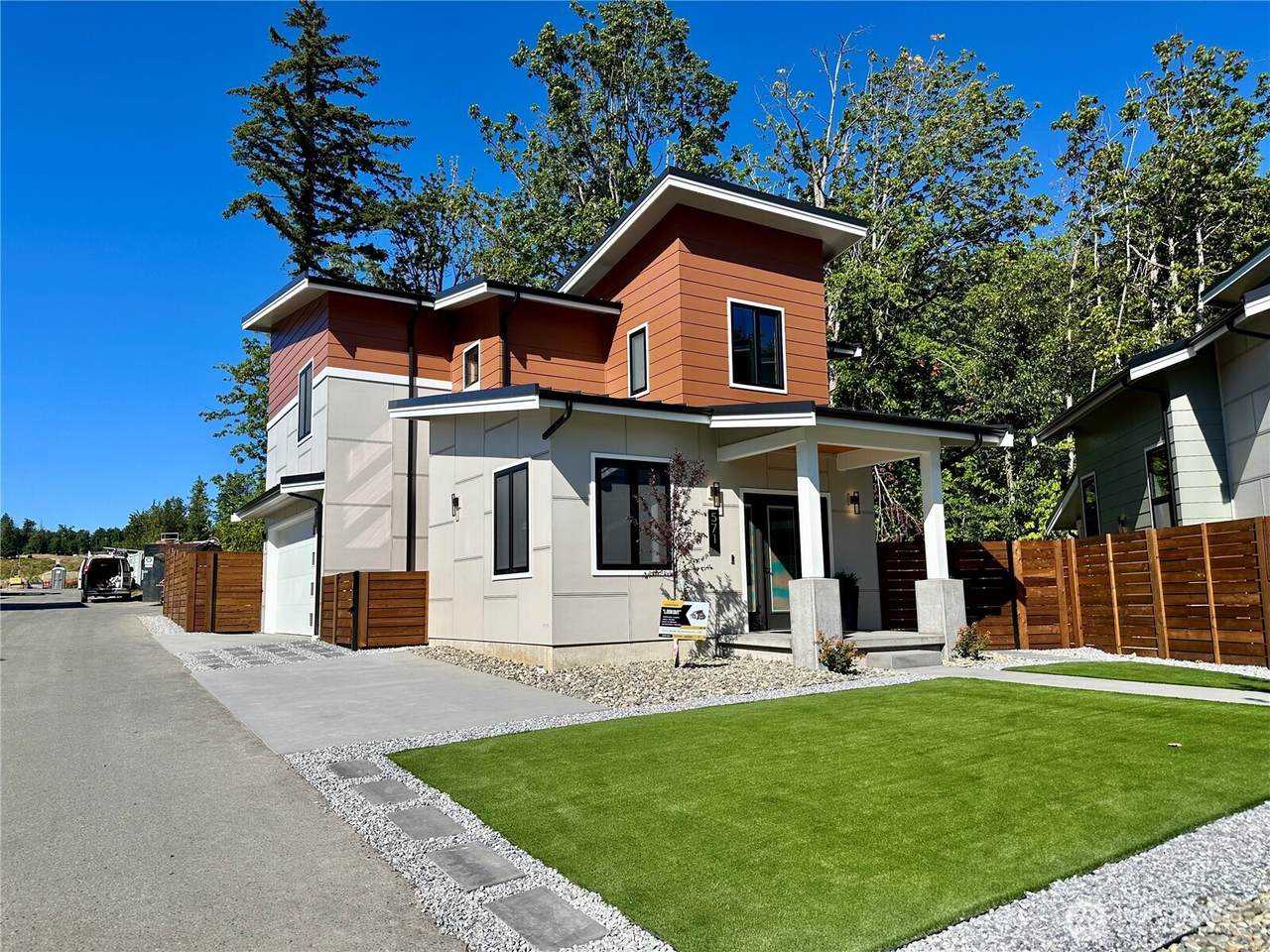 571 Creston Court - Photo 1