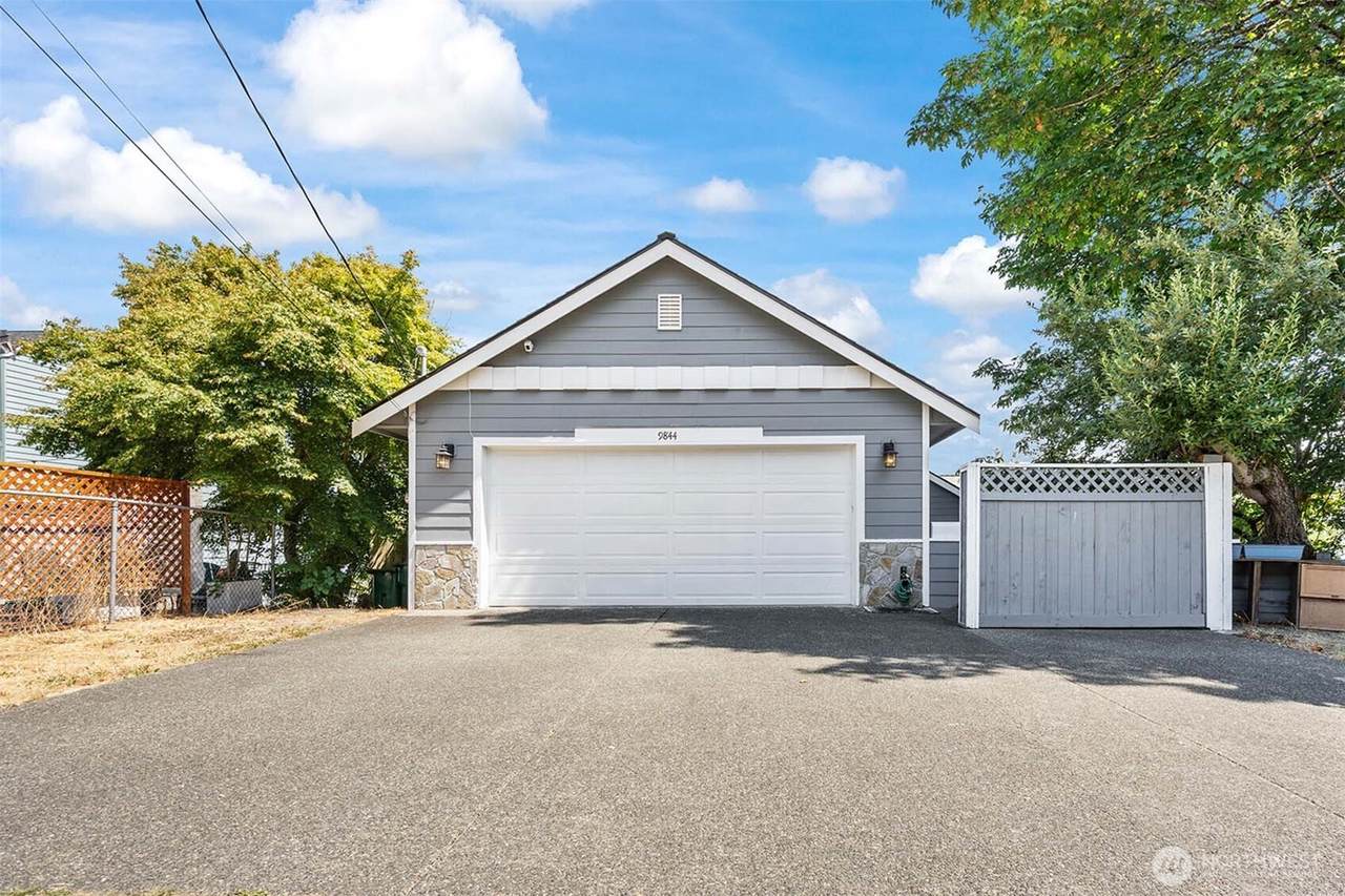 9844 Arrowsmith Avenue - Photo 1