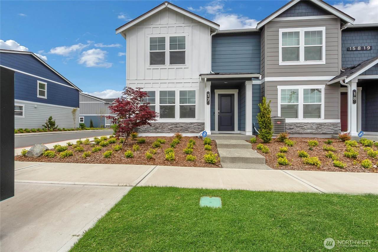 15819 Elm Street - Photo 1