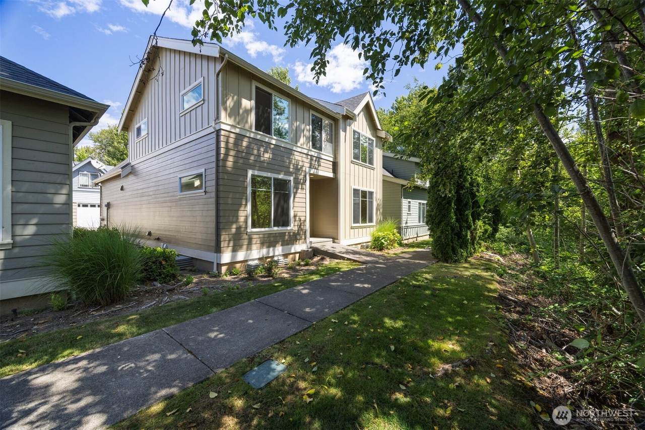 6214 Malloy Avenue - Photo 1