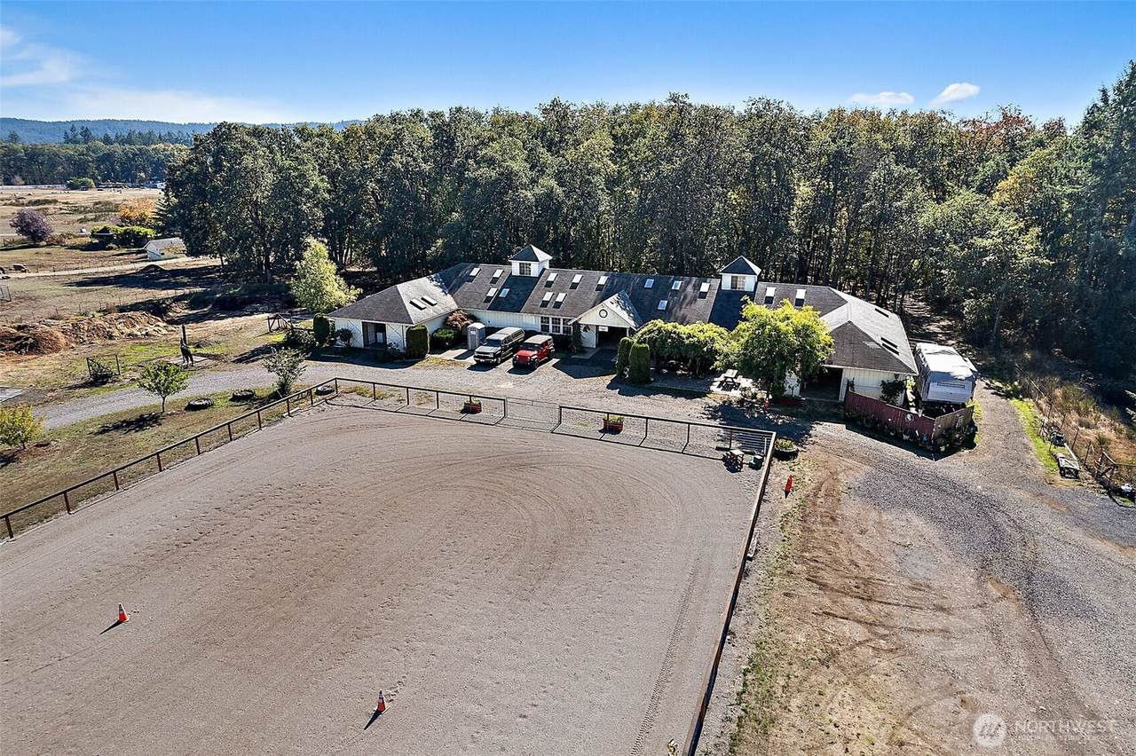 4711 176th Avenue - Photo 1