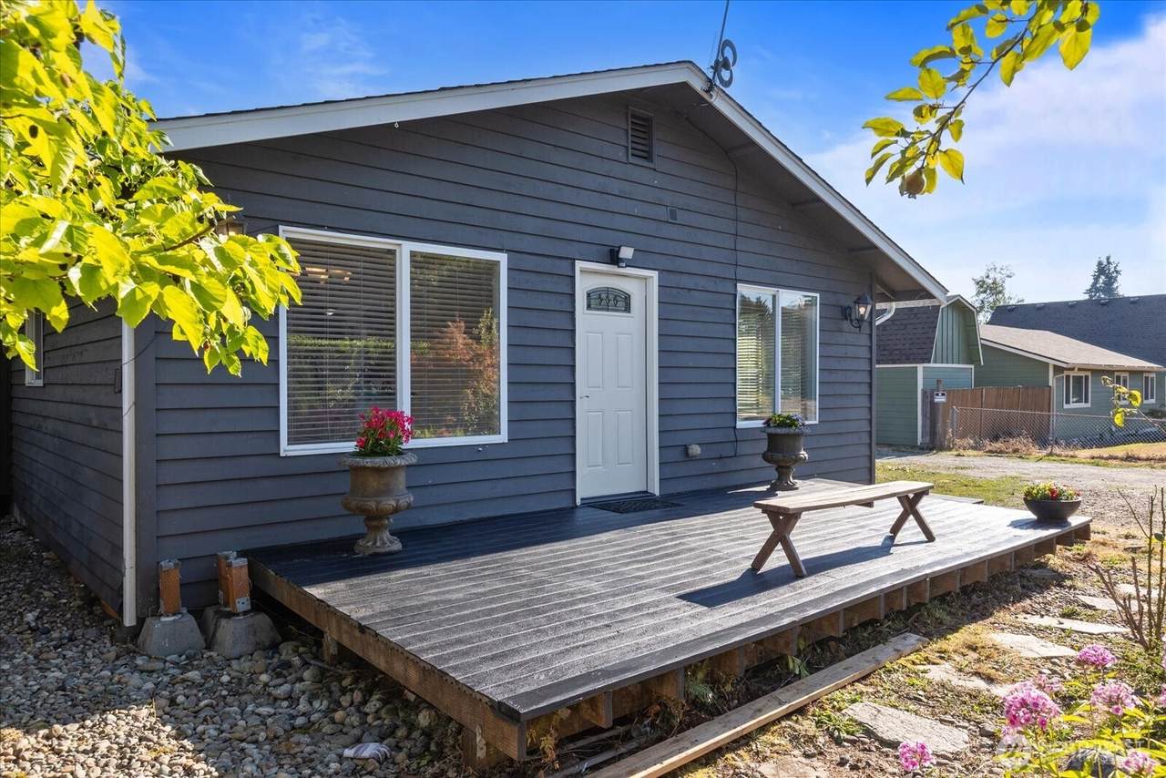 908 85th St E - Photo 1