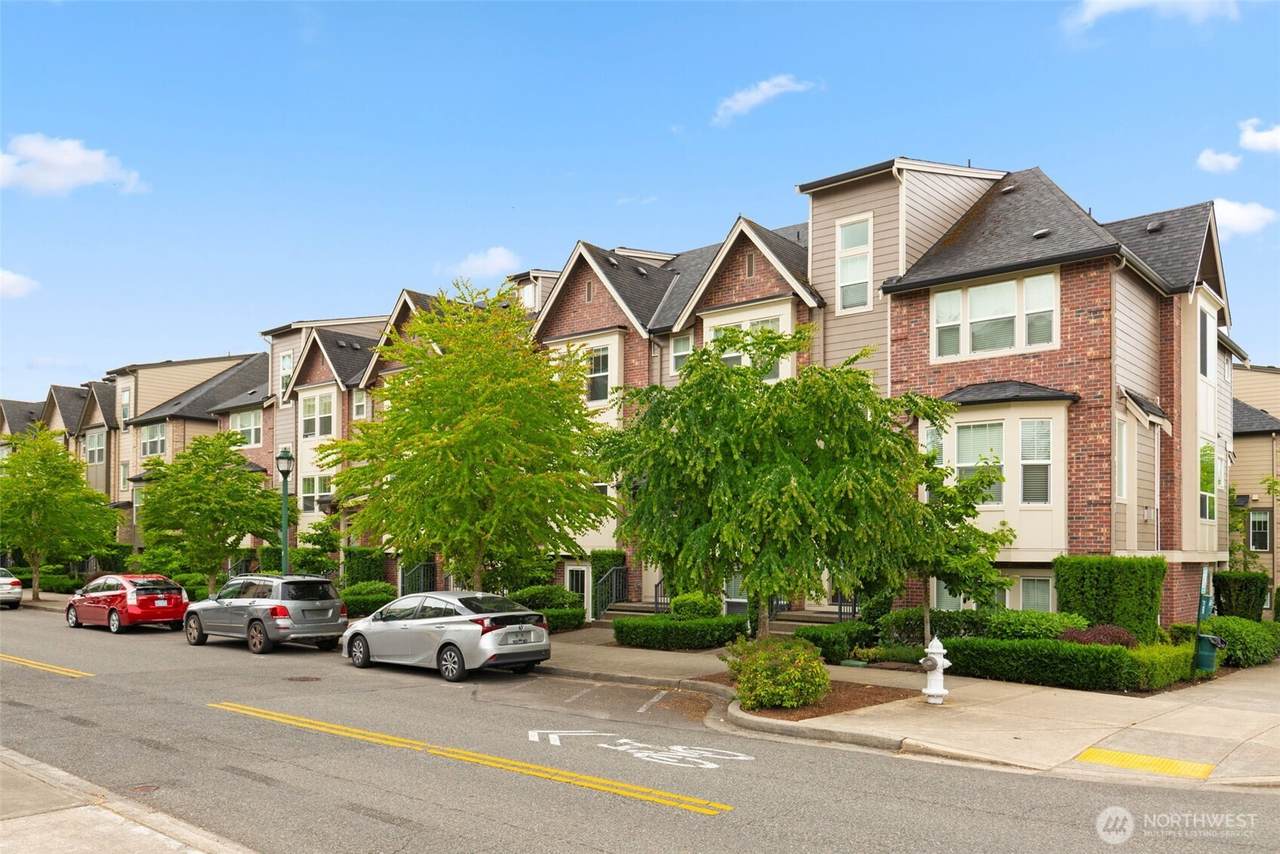 1087 10th Avenue - Photo 1