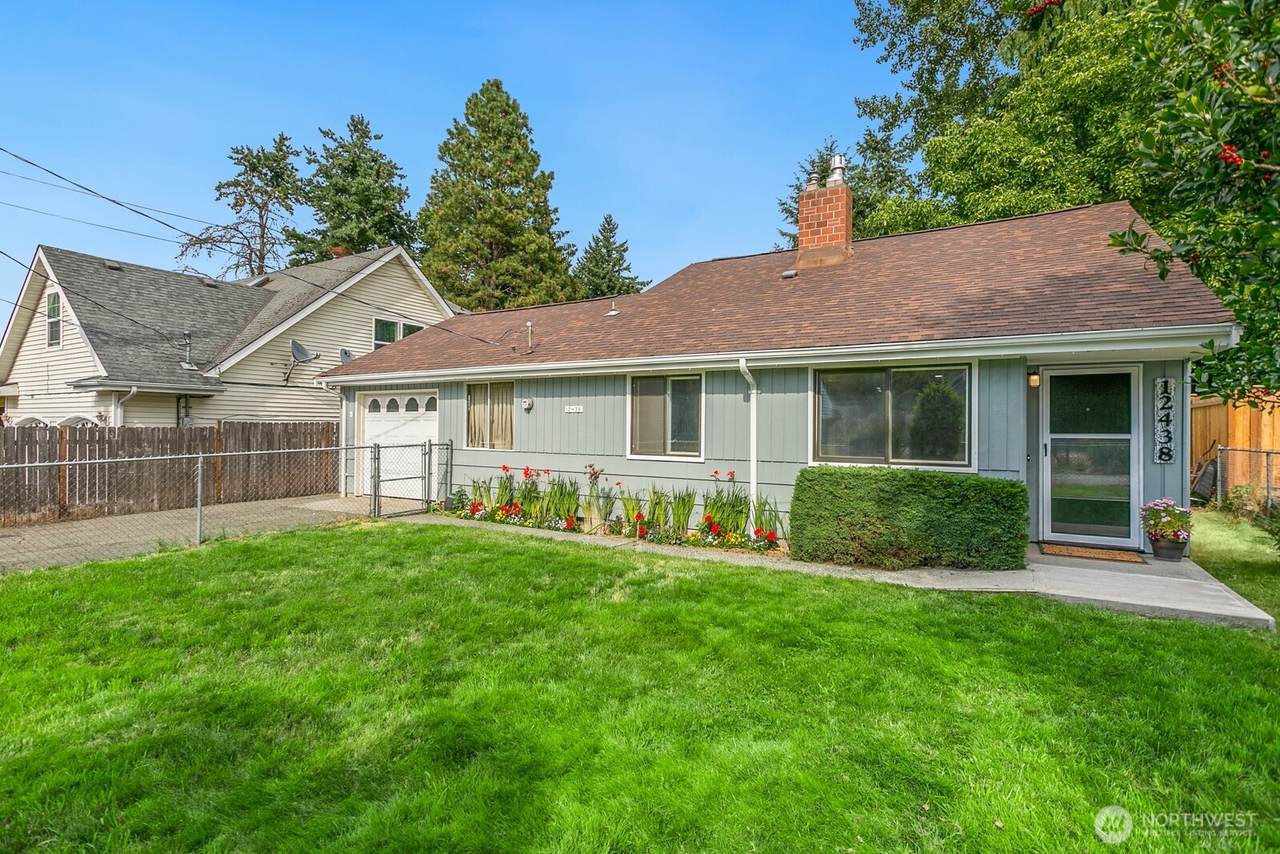 12438 9th Avenue - Photo 1