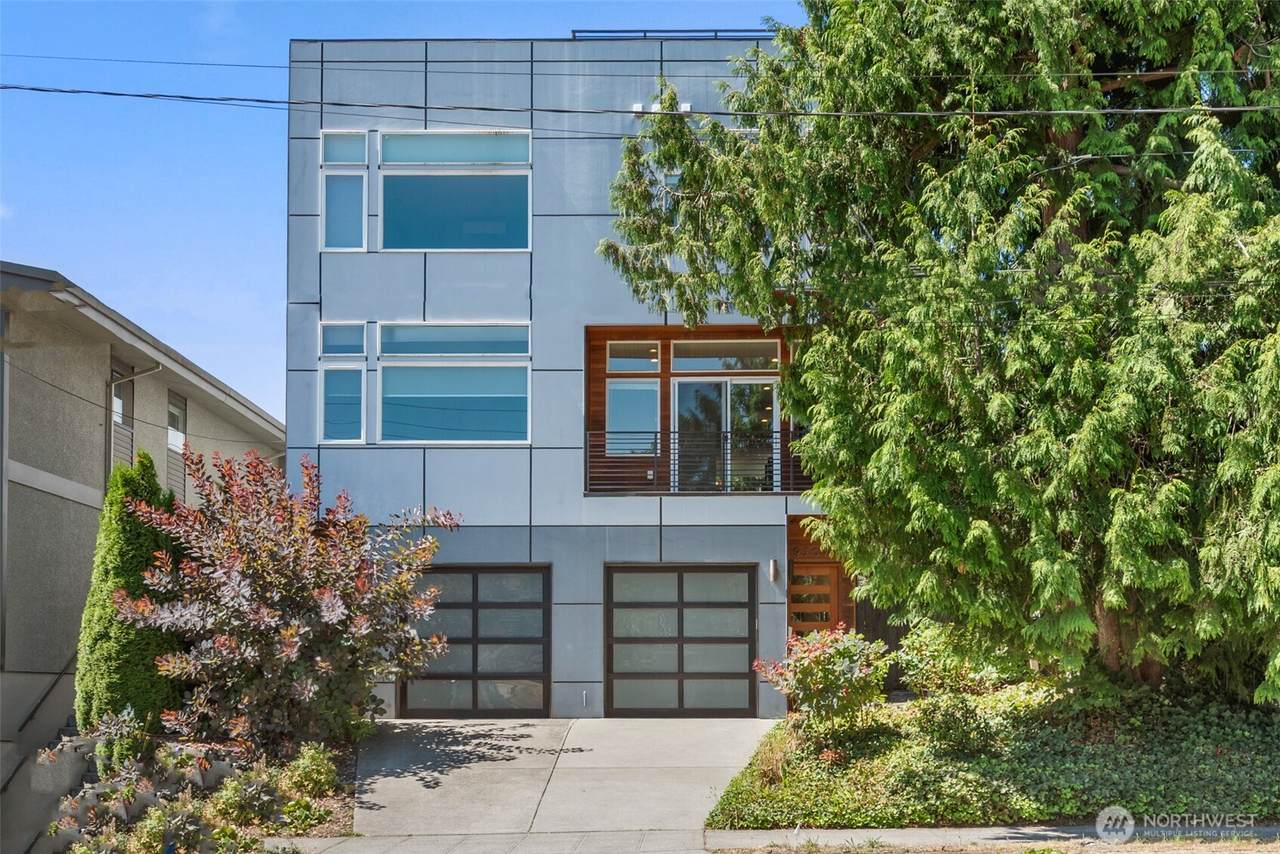 9707 Woodlawn Avenue - Photo 1