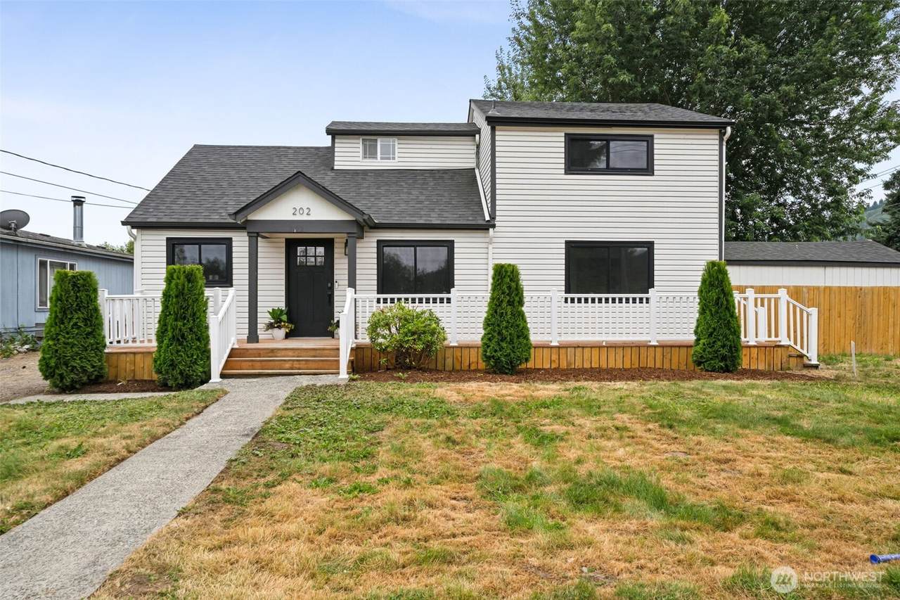 202 11th Avenue - Photo 1