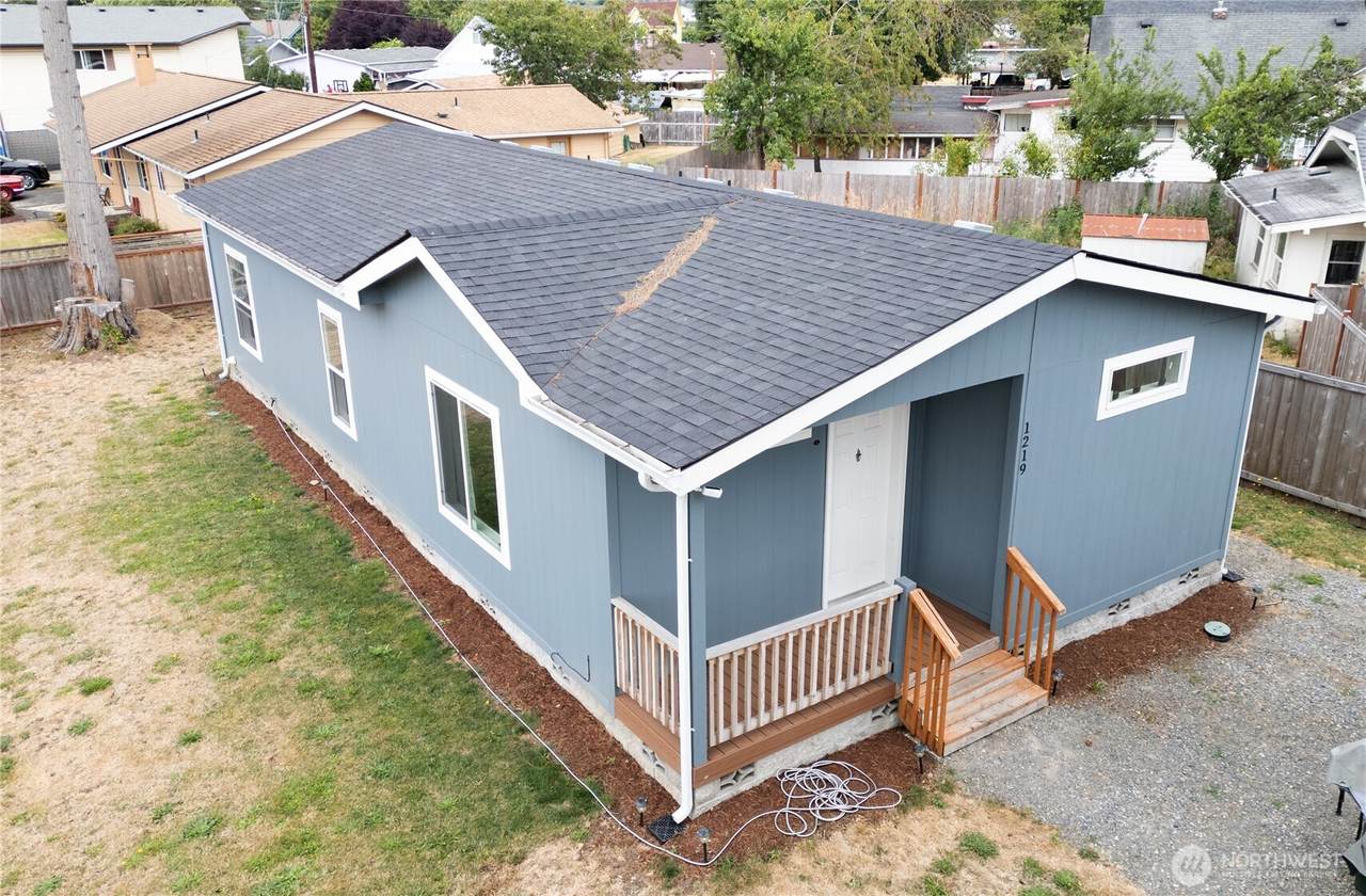 1219 Walnut Street - Photo 1