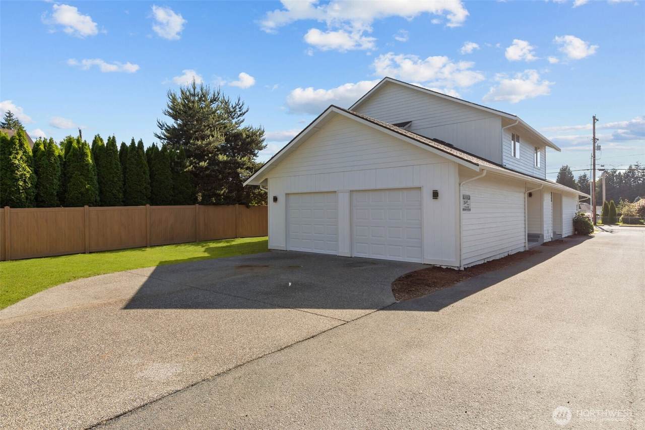 15693 179th Avenue - Photo 1