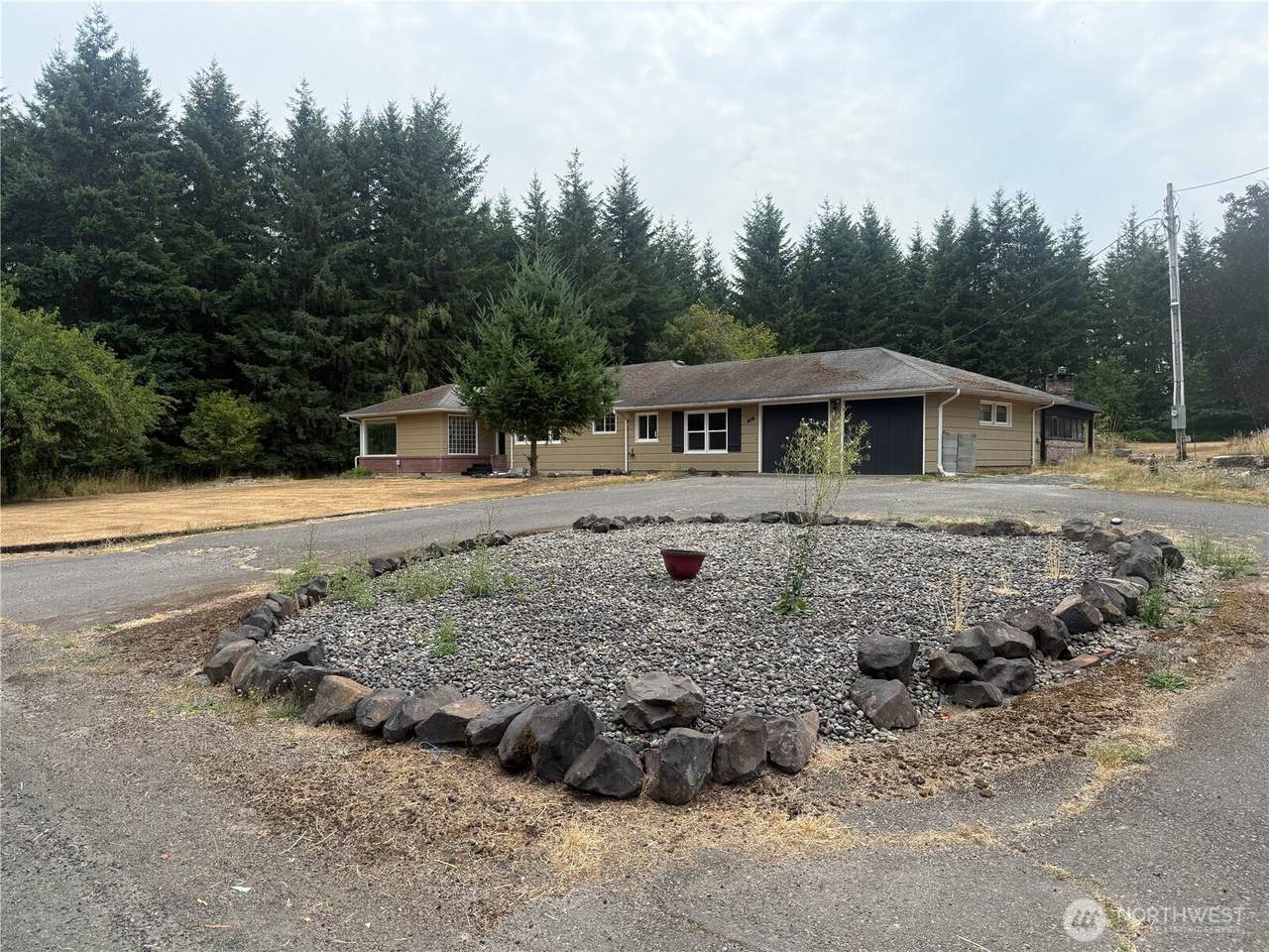 819 King Rd - Photo 1