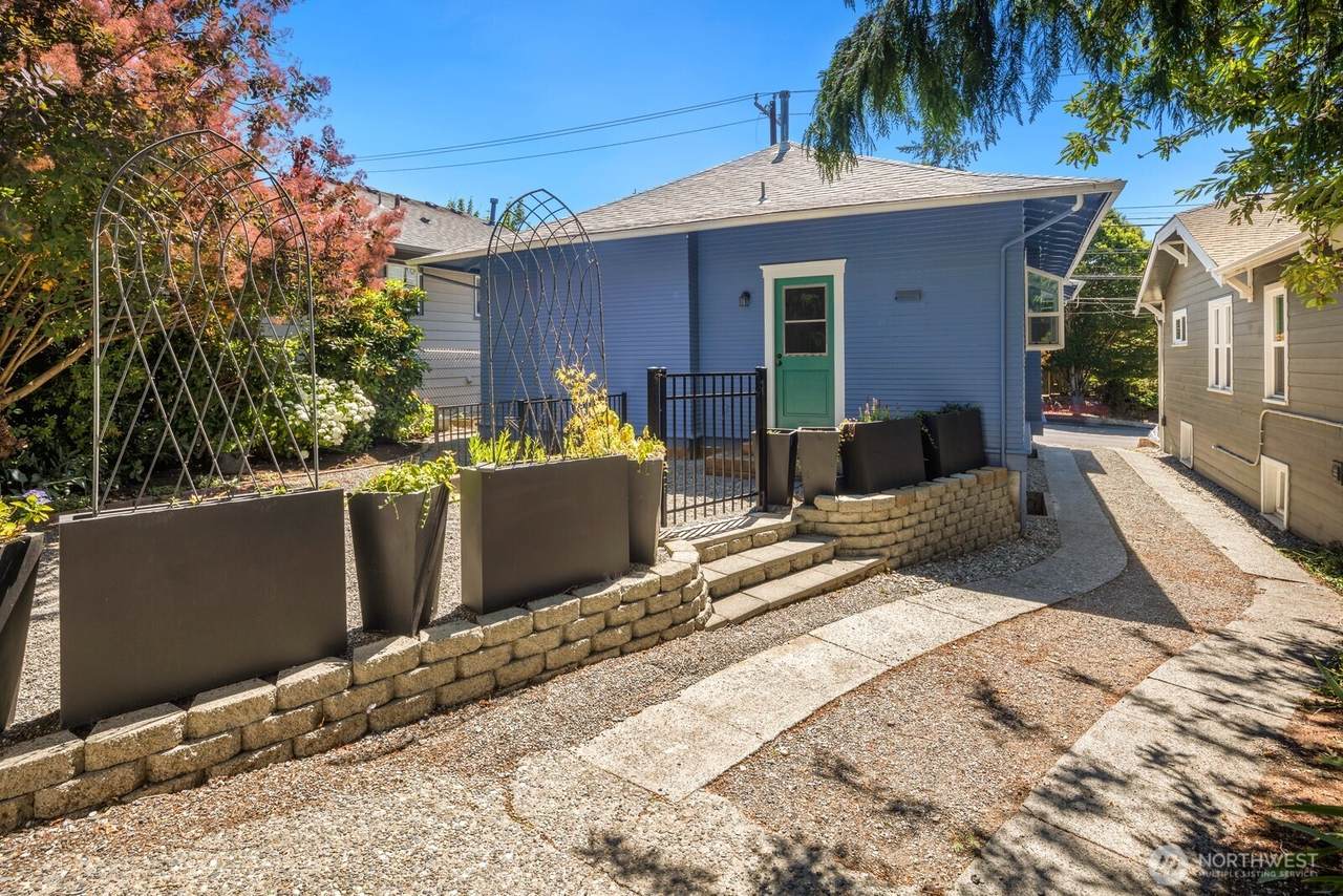 1624 50th Street - Photo 1