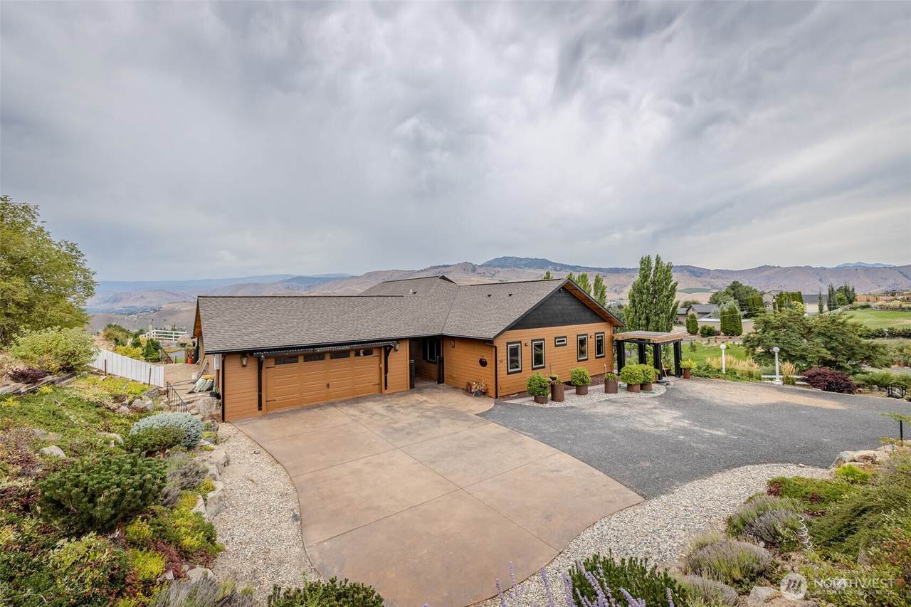 54 Shade Tree Lane - Photo 1