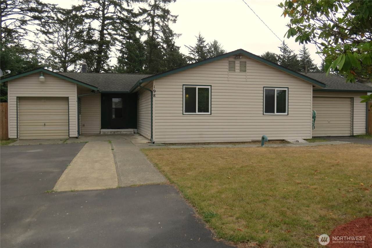 198 Octopus Avenue - Photo 1