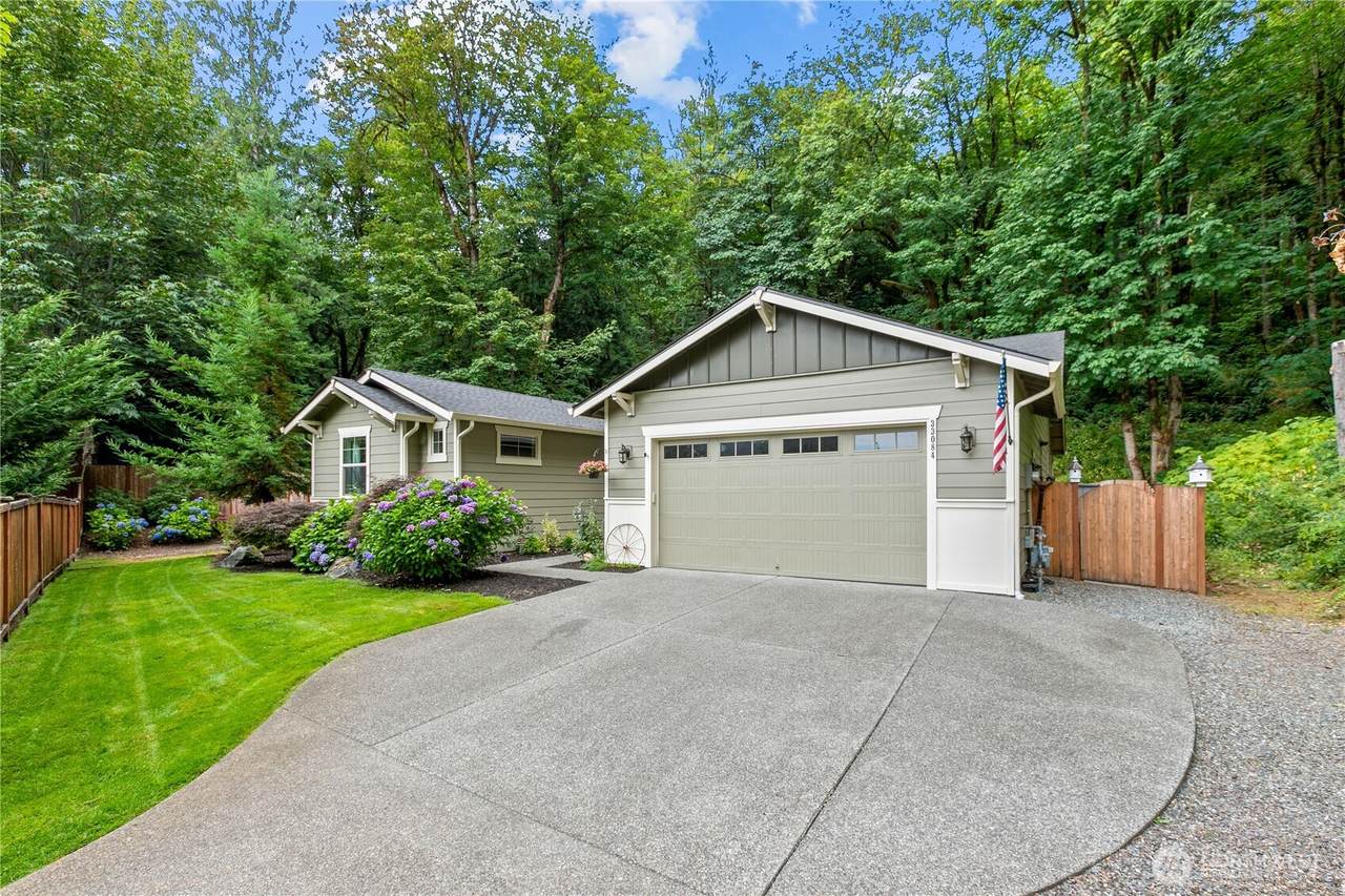 33084 52nd Street - Photo 1