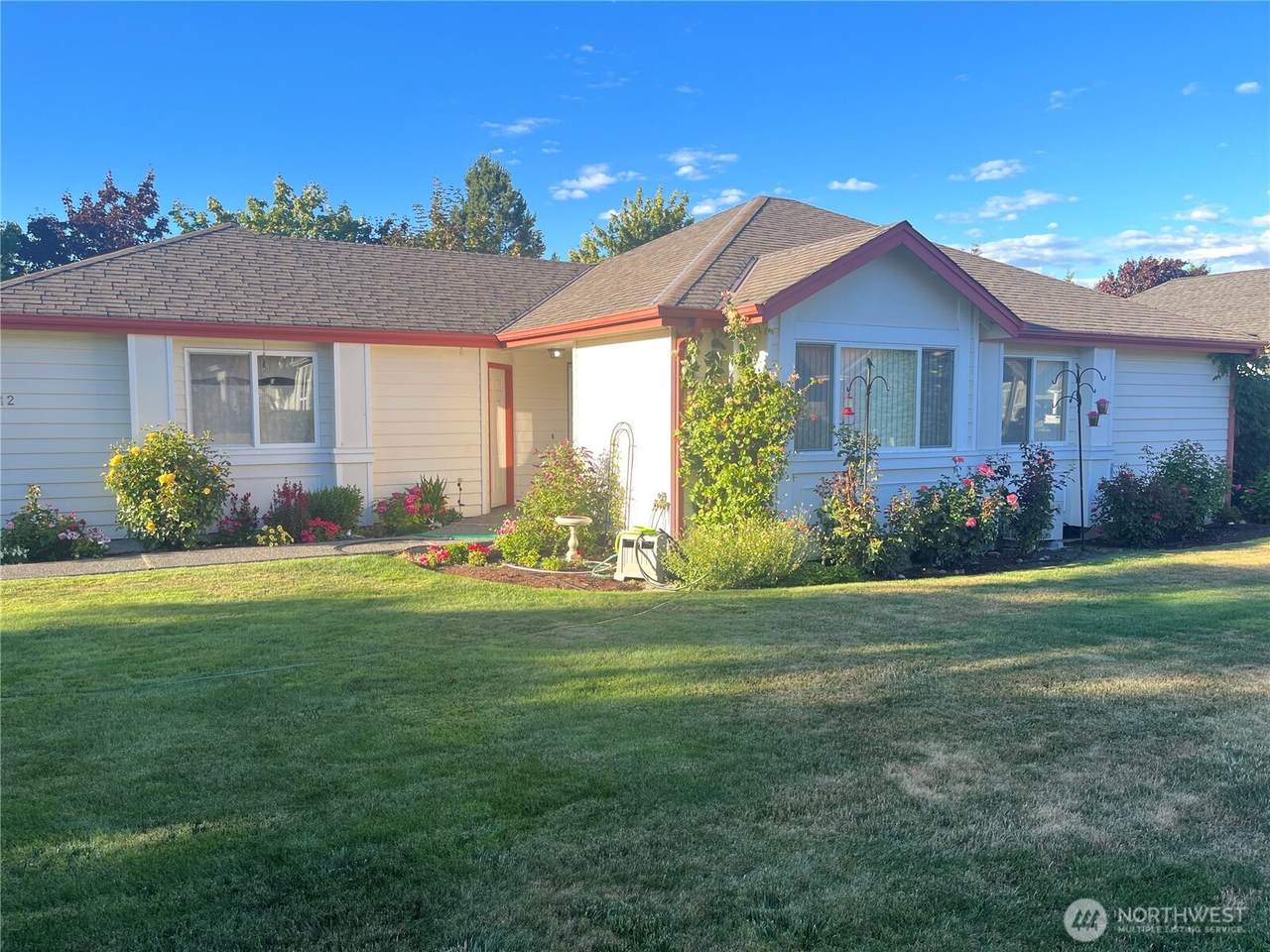 512 Summer Breeze Lane - Photo 1