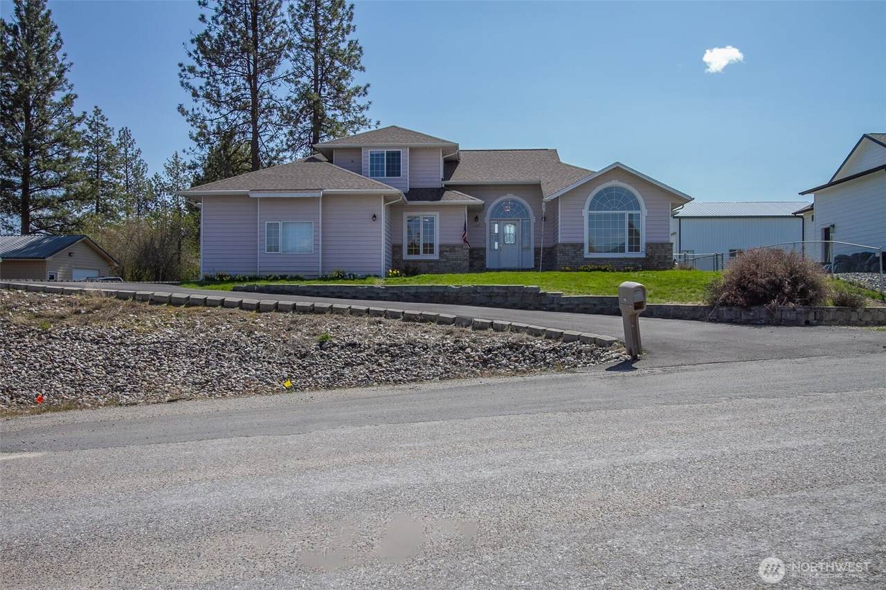 1107 Pinebrook Drive - Photo 1