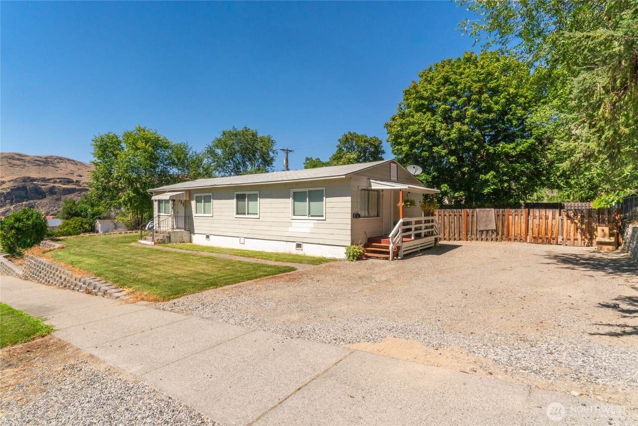 1000 Civic Way - Photo 1