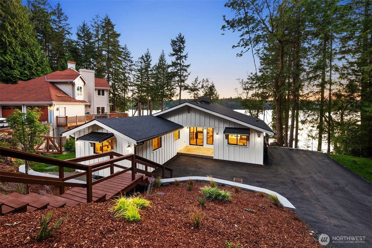 4425 65th Avenue - Photo 1