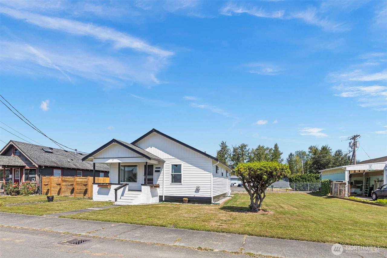 349 Rainier Avenue - Photo 1