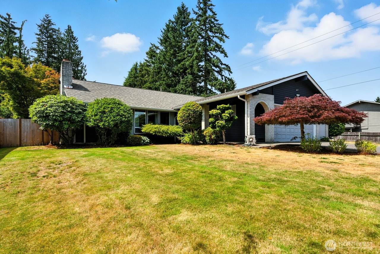 17828 Larch Way - Photo 1