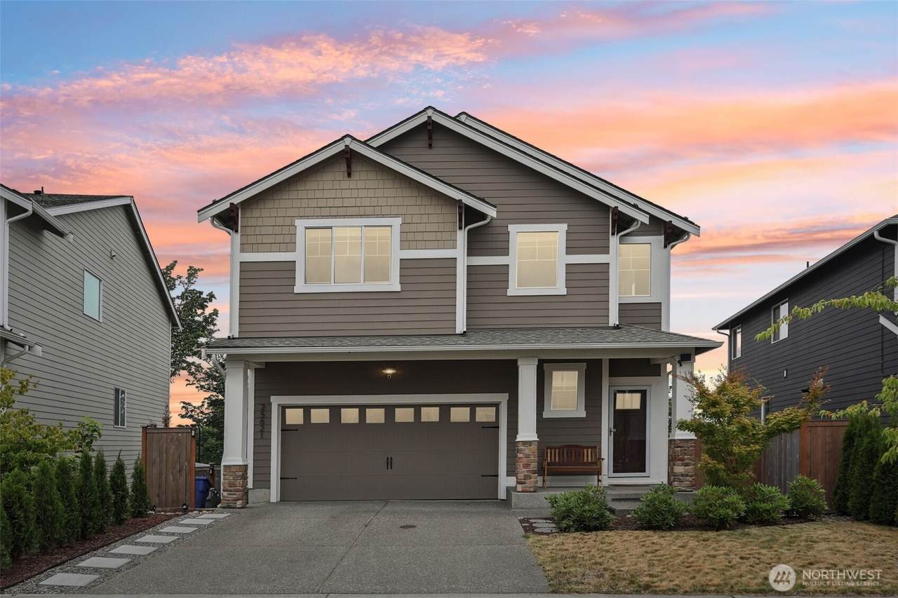 25621 204th Place - Photo 1