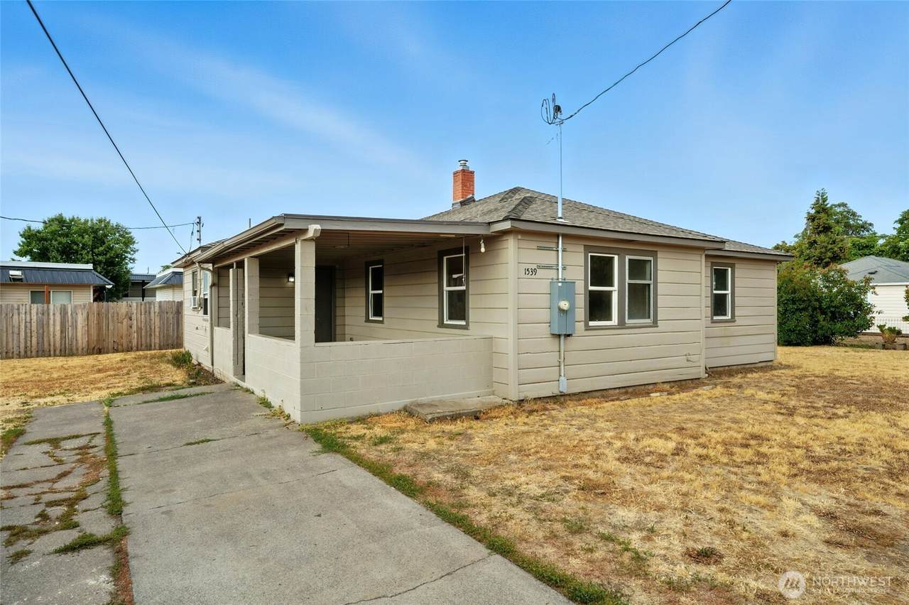 1539 Granville Street - Photo 1