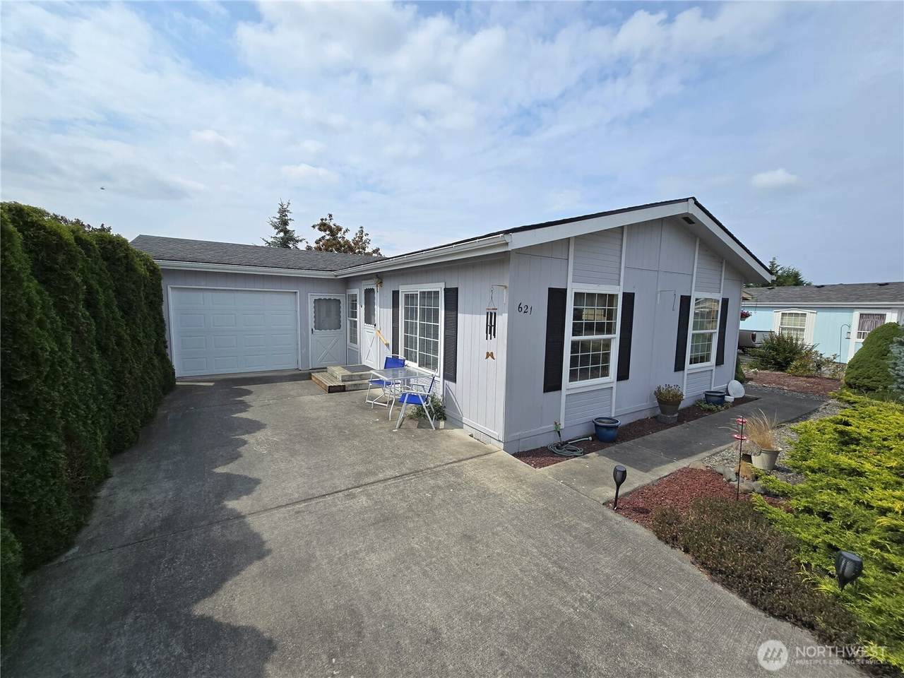 621 7th Avenue - Photo 1