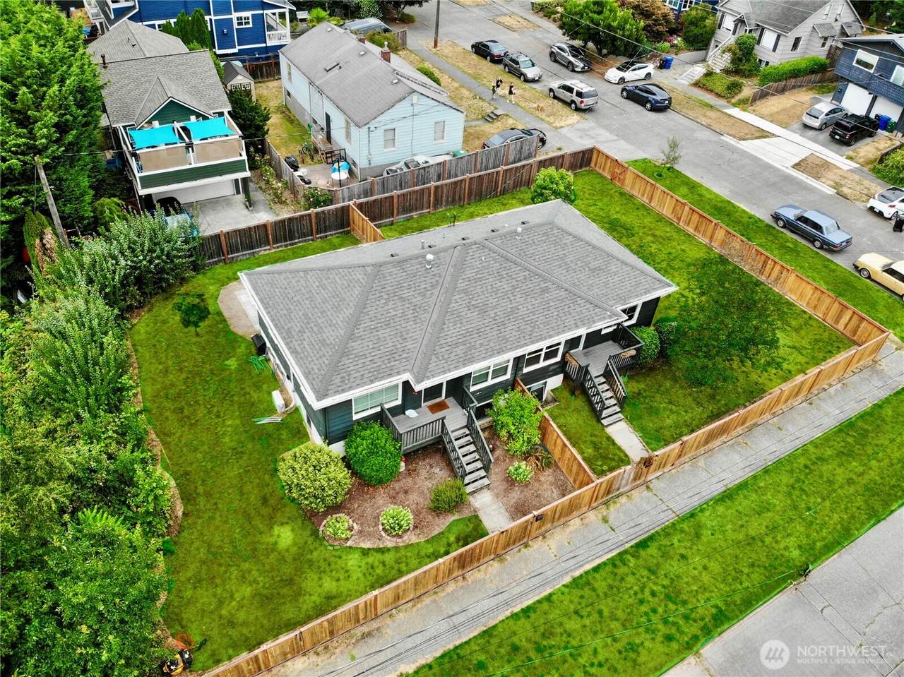 3016 & 3014 E Denny Way - Photo 1