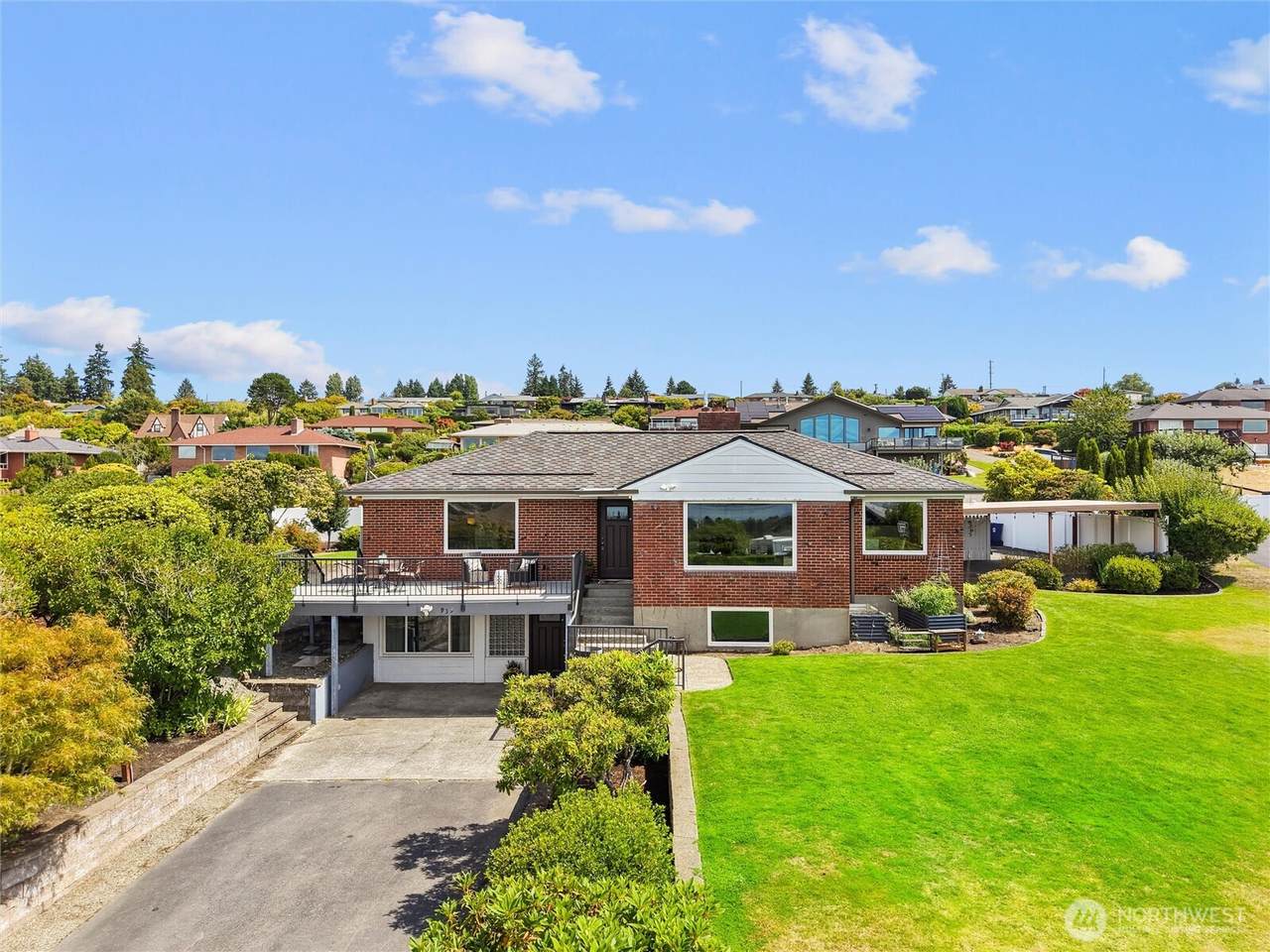 933 Mountain View Avenue - Photo 1