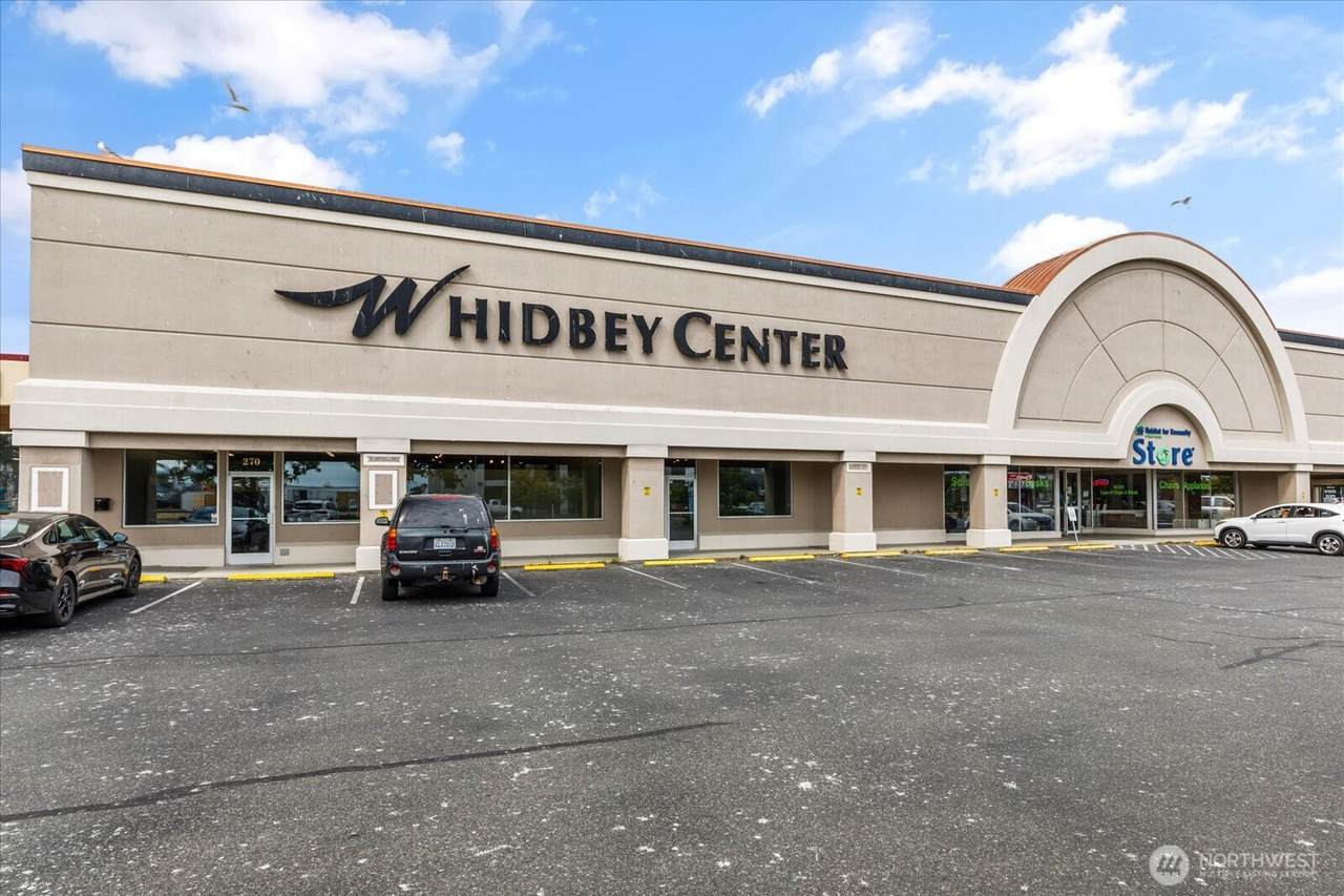 270 Pioneer Way - Photo 1