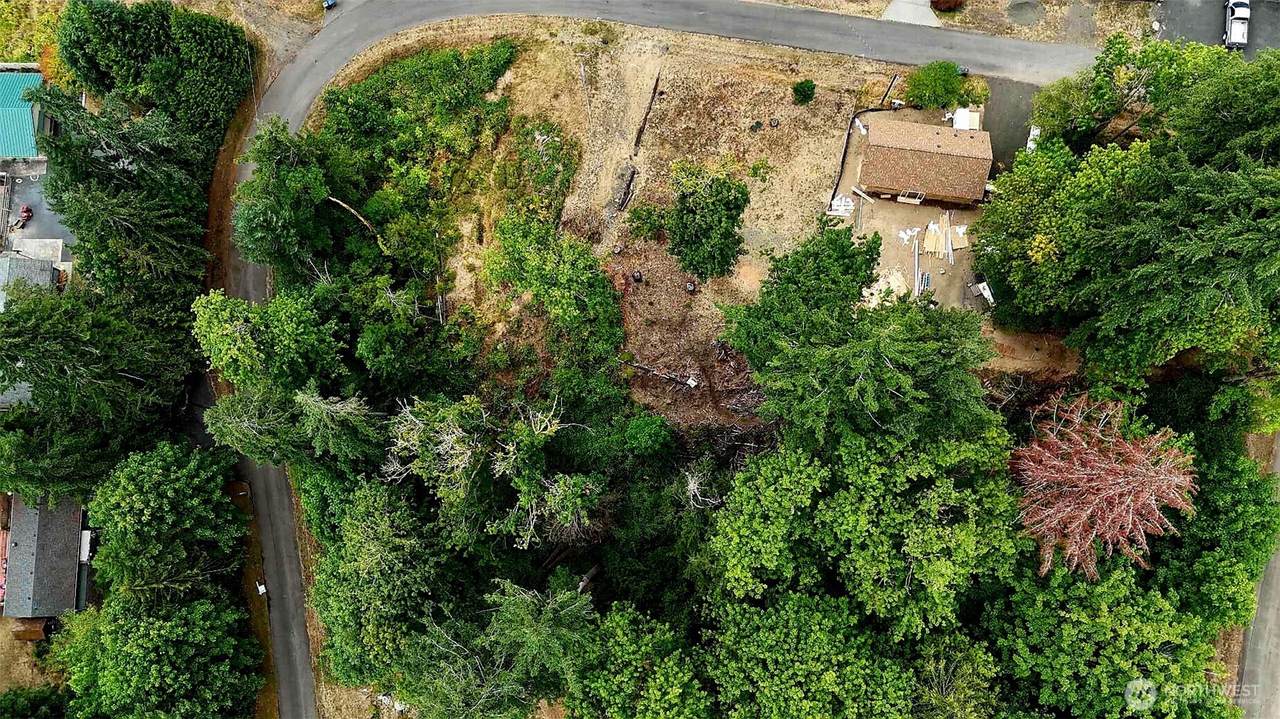 301 Soundview Drive - Photo 1