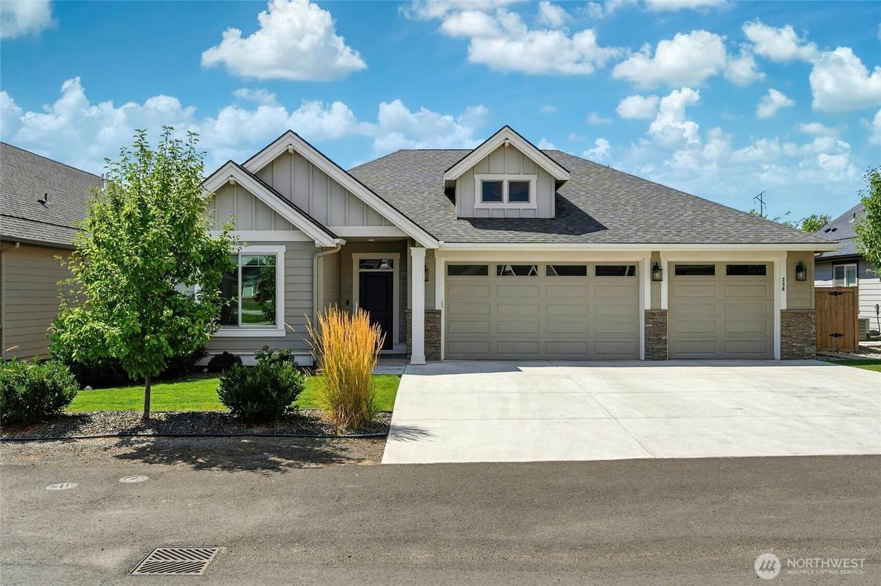 286 Champagne Way - Photo 1
