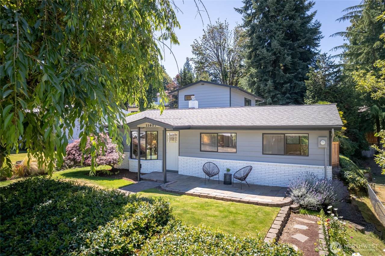 11627 75th Street - Photo 1