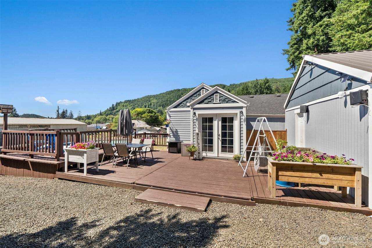 1217 Godfrey Street - Photo 1