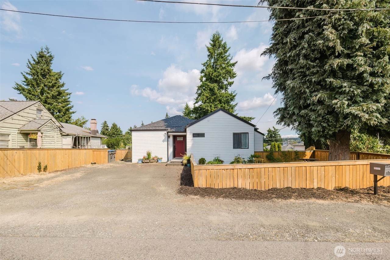 1122 Evans Avenue - Photo 1