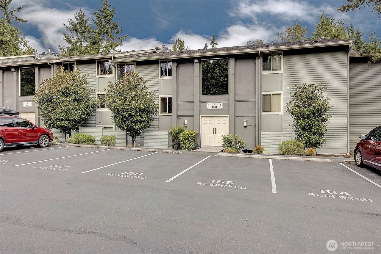 4641 West Lake Sammamish Parkway - Photo 1