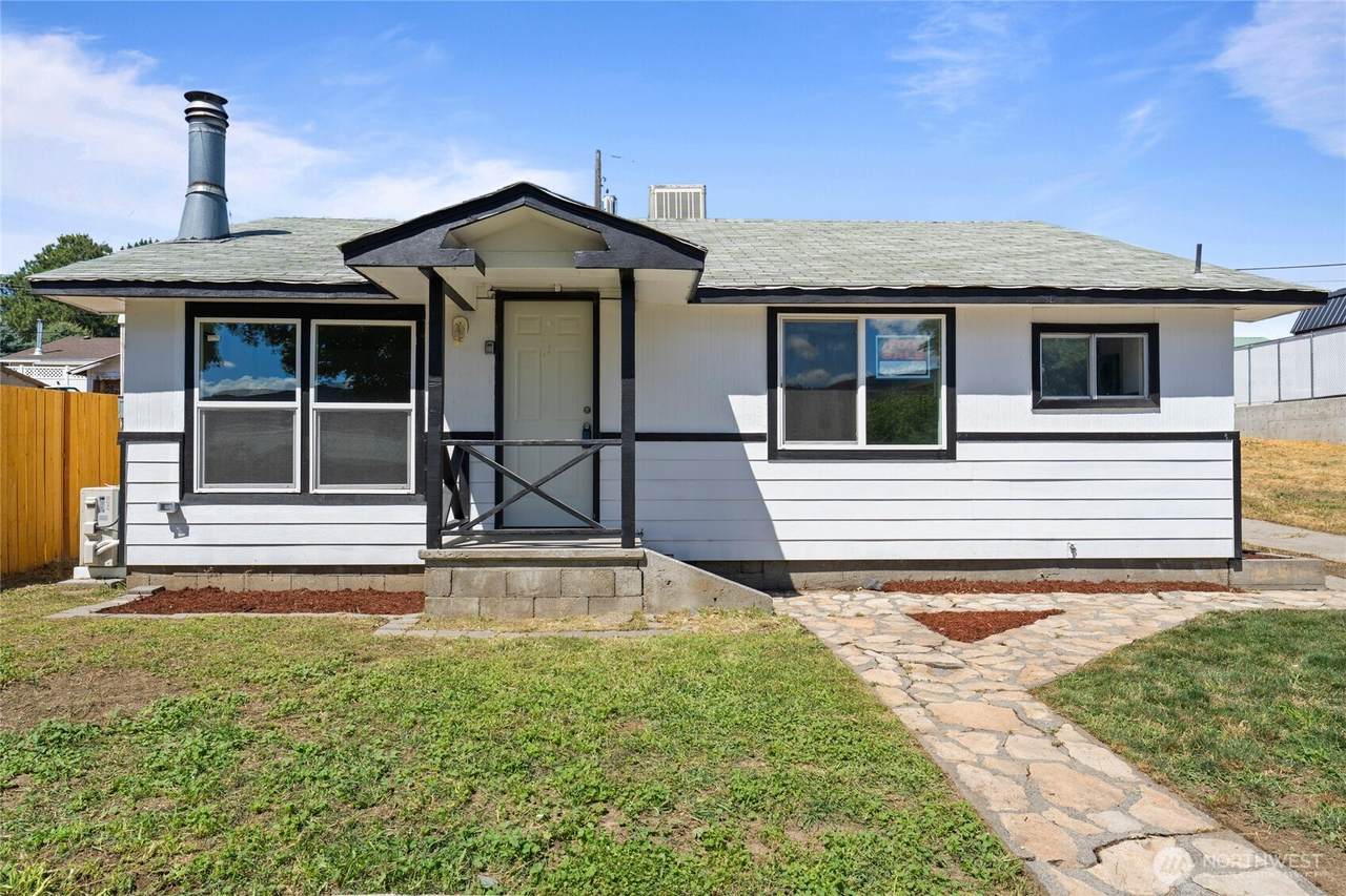 213 Kelso Avenue - Photo 1